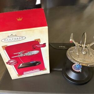 Hallmark Keepsake Star Trek Ornament - Silver and Red